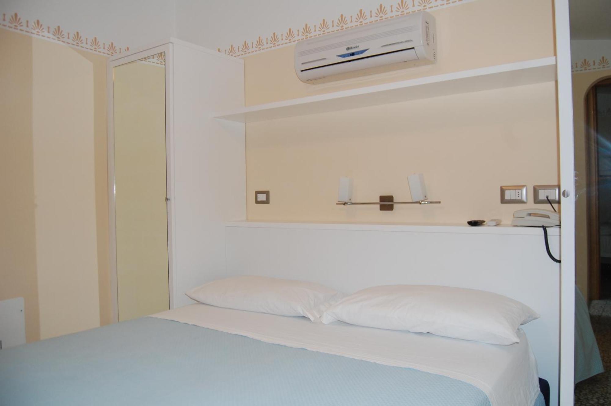 Hotel Centrale San Benedetto del Tronto Exterior foto